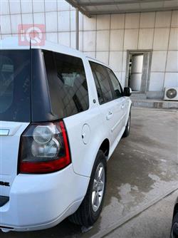 لاند روفر LR2